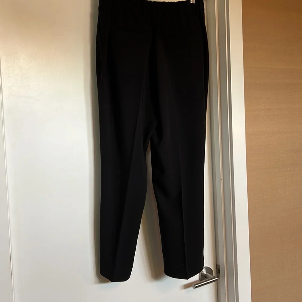 J Crew. Women’s Size 8 dress pants. Black.